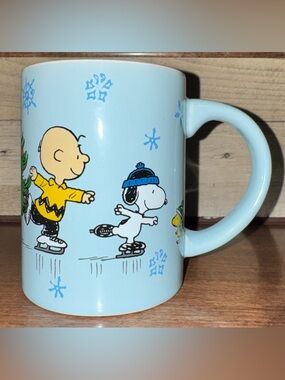 Cute 🥰 Peanuts Charlie Brown Linus Snoopy Baby Blue - Mug Cup Coffee  16oz - NEW